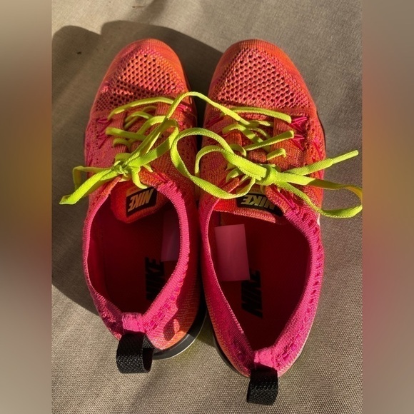 NIKE Free Focus Flynit Pink Women’s Size 6 - Picture 3 of 6
